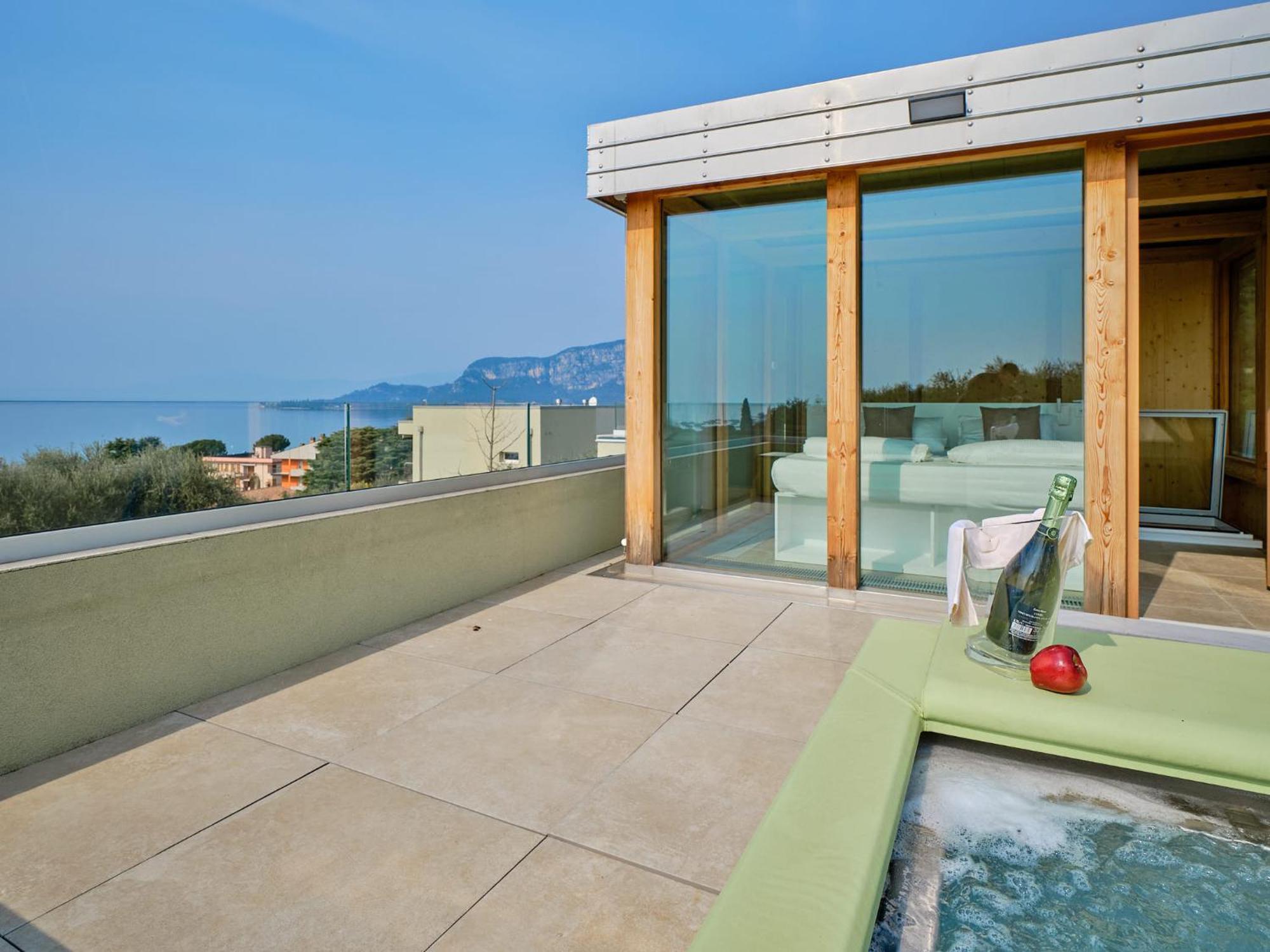 Villa Sunny Lake Suites Bardolino Exterior foto