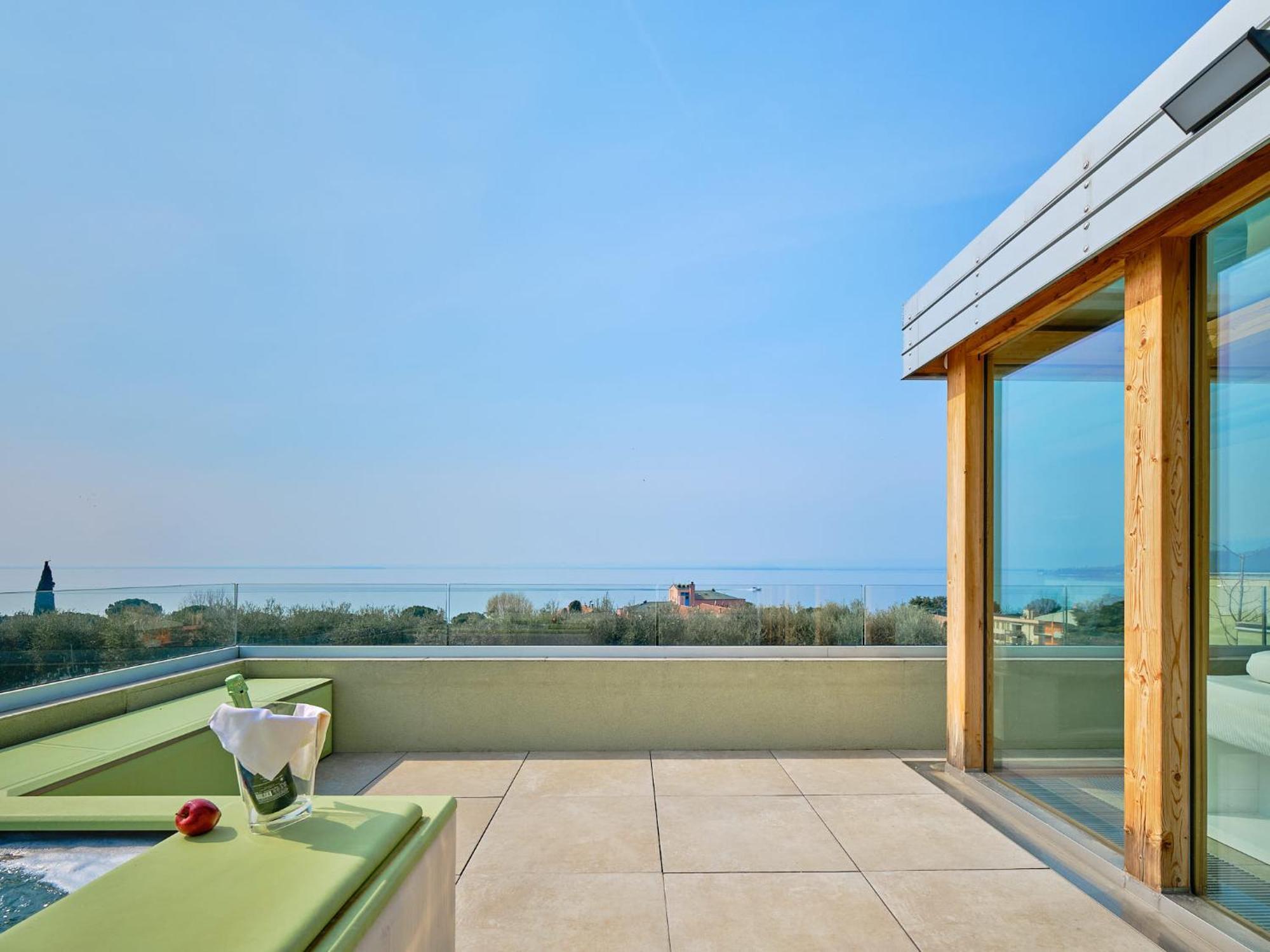 Villa Sunny Lake Suites Bardolino Exterior foto